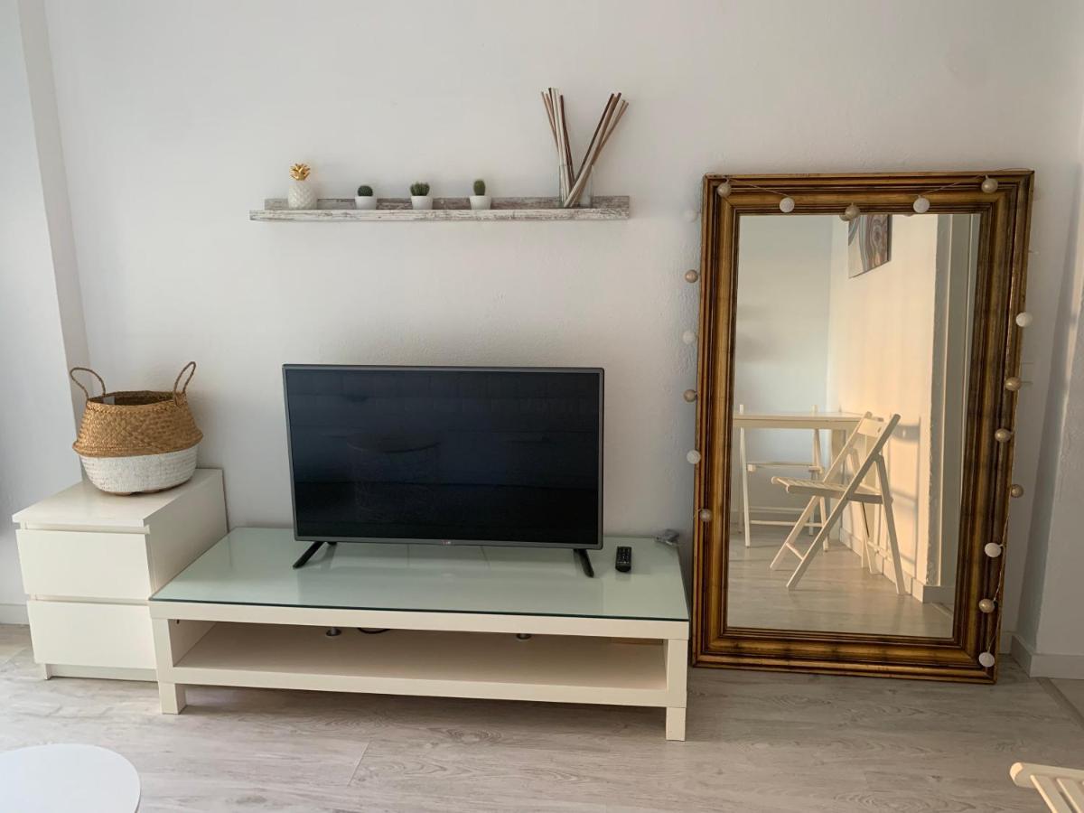 Acogedor Estudio En Primera Linea De Playa Benalmadena Luaran gambar