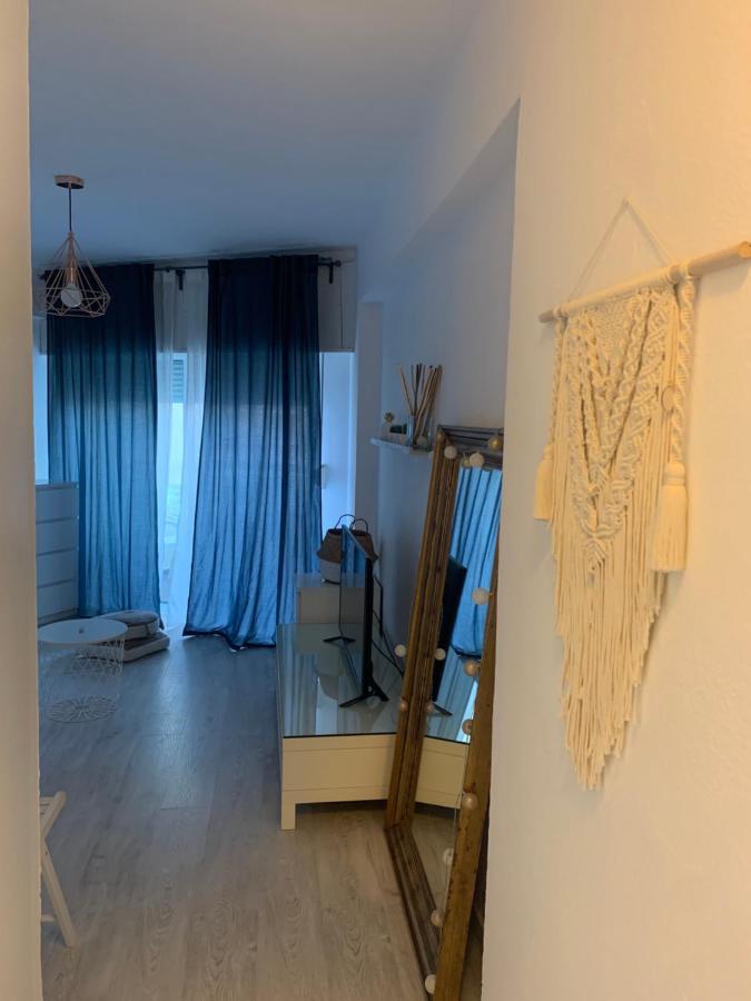 Acogedor Estudio En Primera Linea De Playa Benalmadena Luaran gambar