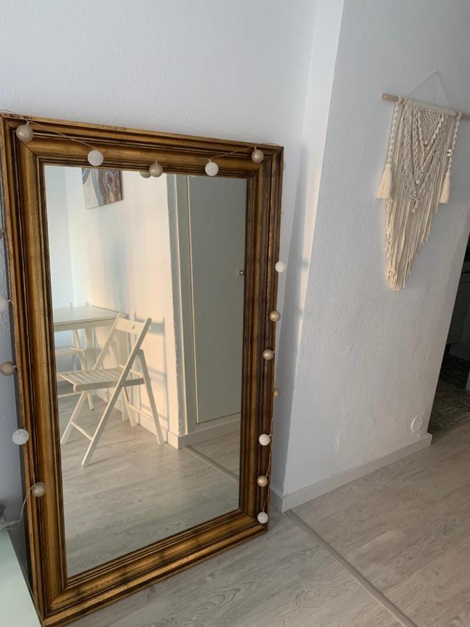 Acogedor Estudio En Primera Linea De Playa Benalmadena Luaran gambar